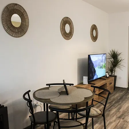 Апартаменти Soarelui Cozy Брашов